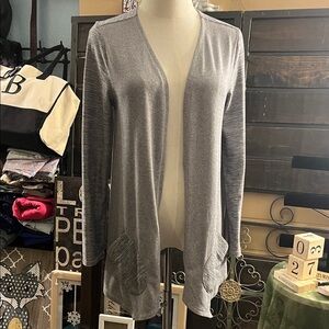 Chic Women's Gray Open-Front Cardigan